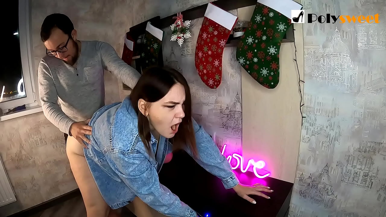 Sa fiafia le tama e fai se teine ​​aulelei ma se si'usi'u i le asini ma lona gutu ma lona titi